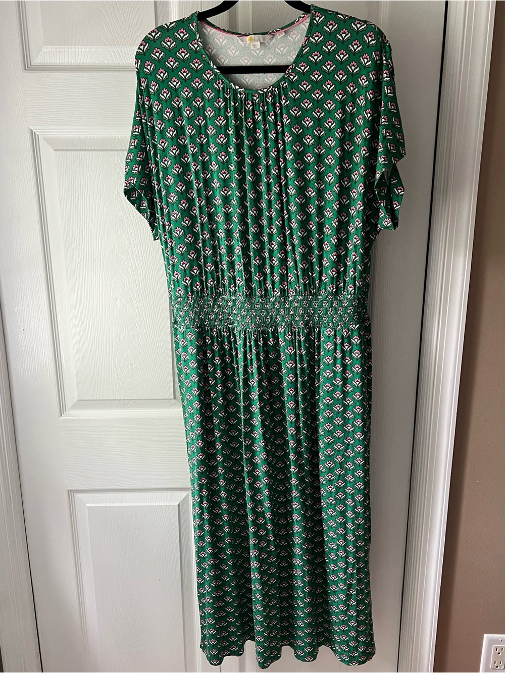 Boden Green Floral-Print Short Sleeve Smocked-Waist Midi Dress